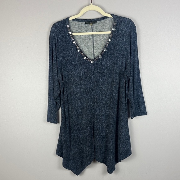 Rose & Olive Blue-Gray Boho 3/4 Sleeve V-neck Beaded Neckline 1X Tunic Top - Picture 2 of 9